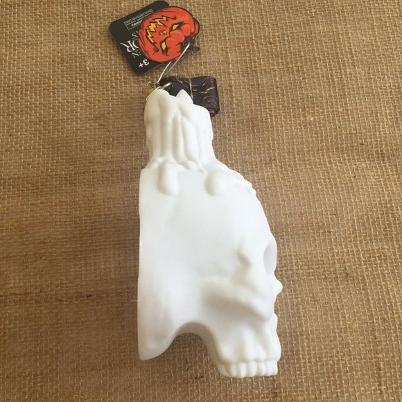 NWT Universal Studios Light Up Skull Lanyard Halloween Horror Nights Color Chang - Picture 5 of 11